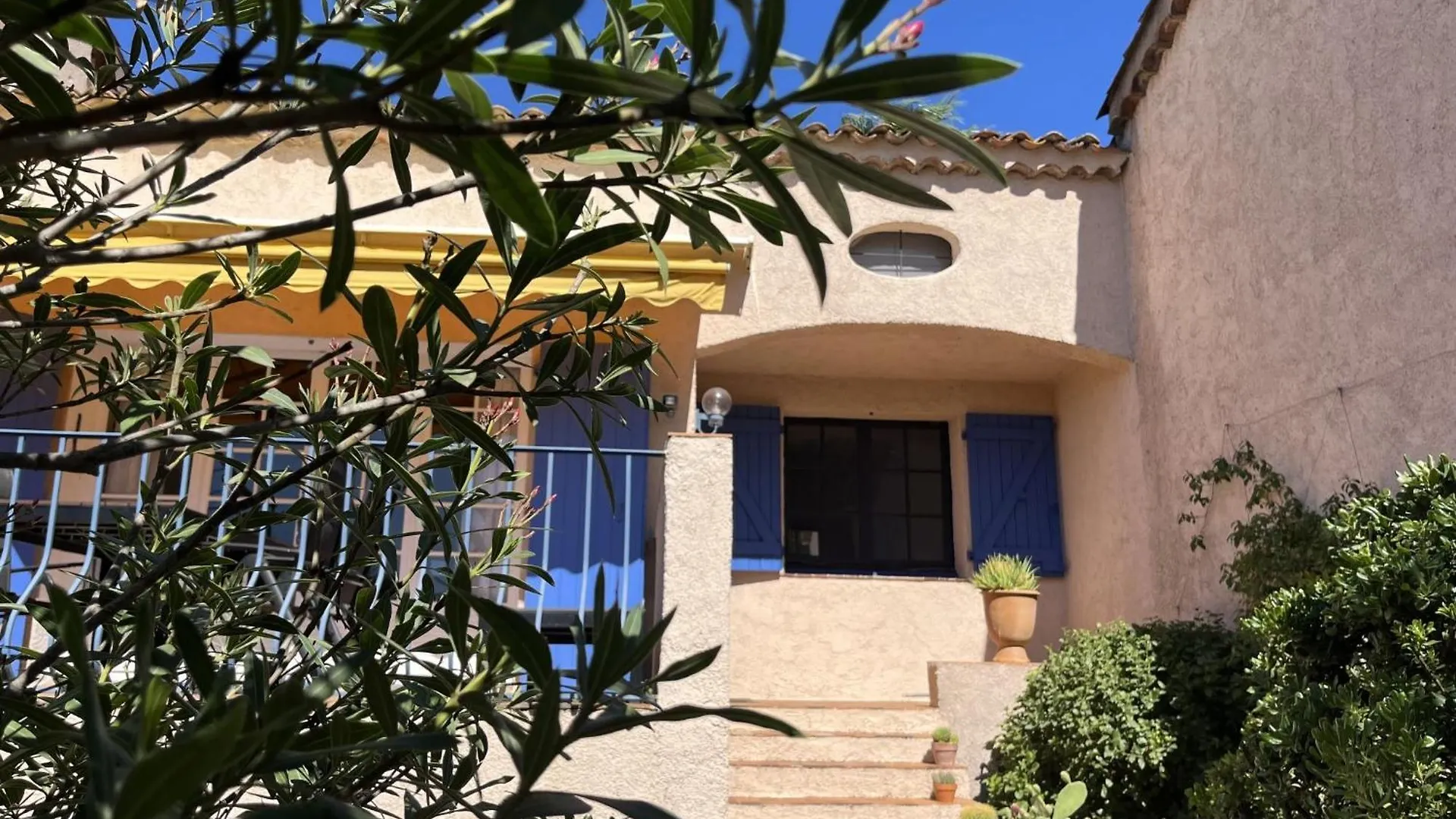 Holiday Home La Maison Bleue - Gri145 By Interhome Grimaud France