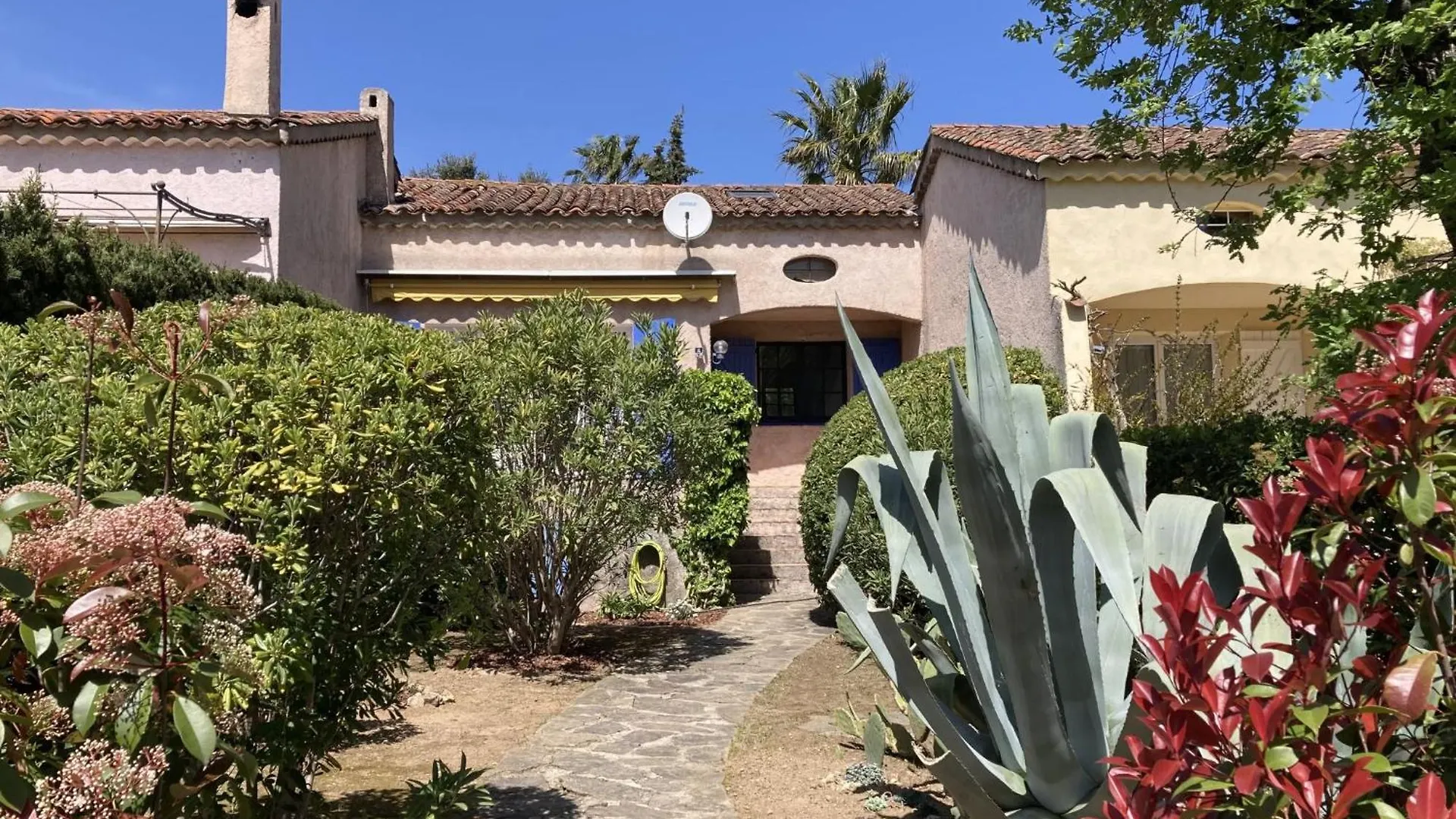 Holiday Home La Maison Bleue - Gri145 By Interhome Grimaud
